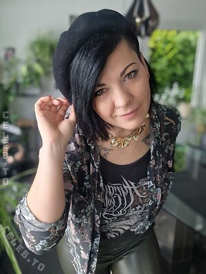 Helen Nude Leaked Photo #9