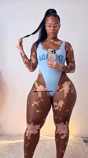 Helena Mendes leaked photo #3