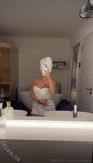 Helena Zoé Klein Nude Photos