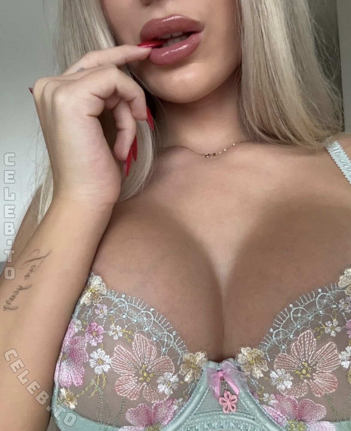 Helenaakln photo
