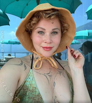 Helenas Luminance/Emma O/Marmor More Nude Photos