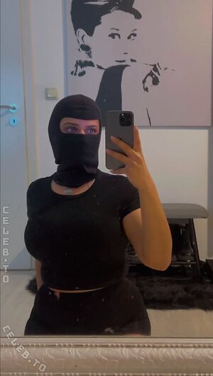 HelinHot Nude Leaked Photo #2