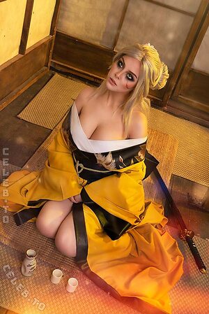 Helly Valentine photo