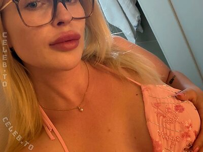 Hellybunny photo
