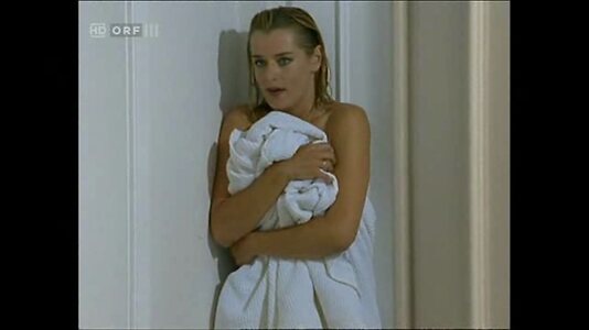 Hemma Clementi leaked photo #3