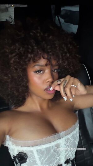 H.E.R. leaked photo #5