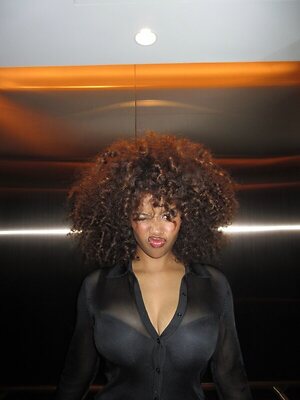 H.E.R. leaked photo #19