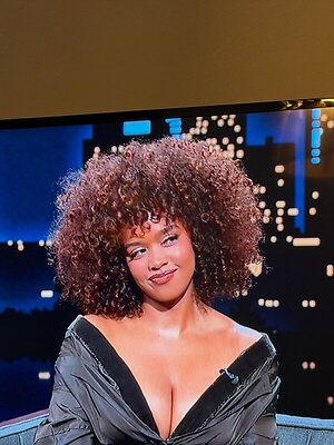 H.E.R. leaked photo #25