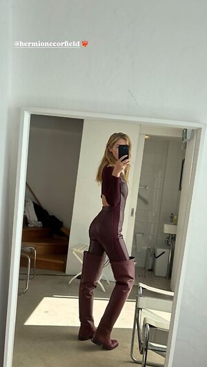 Hermione Corfield leaked photo #4