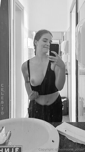 hermione_potter Nude Leaked Photo #57