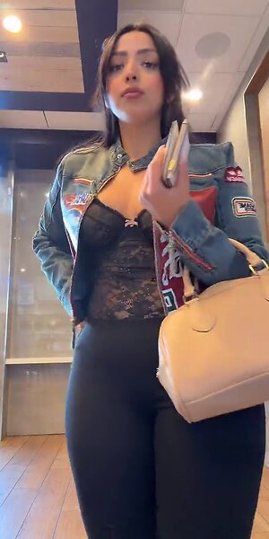 hermosa.kari leaked photo #27
