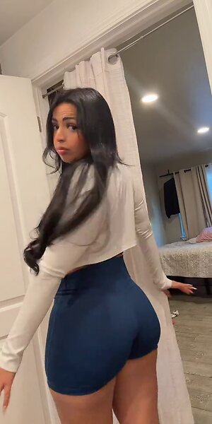 hermosa.kari leaked photo #40