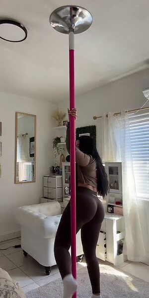 hermosa.kari leaked photo #47