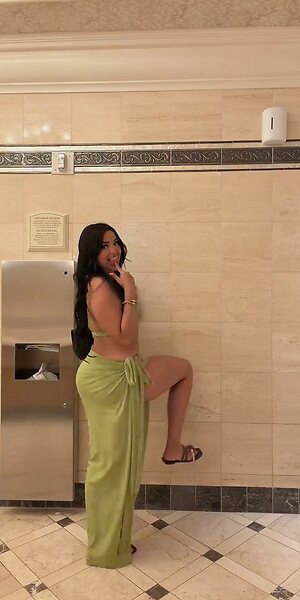 hermosa.kari leaked photo #50