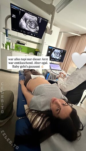 herstoryfeed Nude Leaked Photo #6