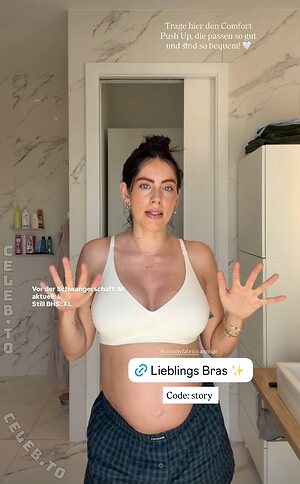 herstoryfeed photo