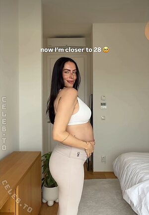 herstoryfeed photo