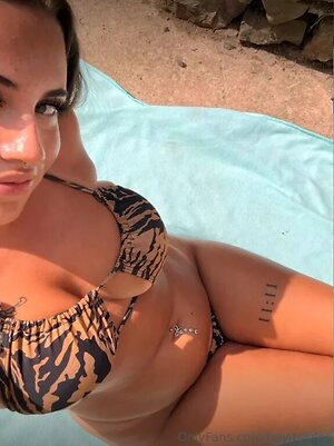 heyitsjules leaked photo #3