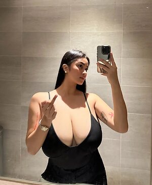 Heymitzina Nude Leaked Photo #18