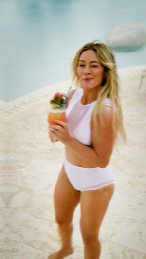 Hilary Duff Hot leaked photo #100