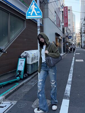 Hirai Momo leaked photo #7