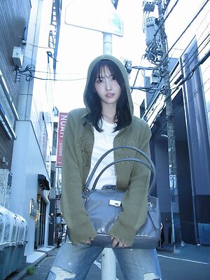 Hirai Momo leaked photo #8