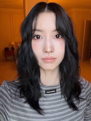 Hirai Momo leaked photo #35