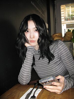 Hirai Momo leaked photo #36