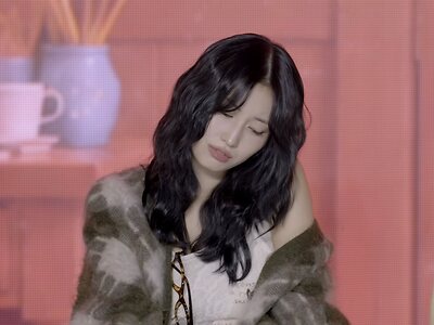 Hirai Momo leaked photo #44