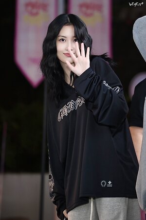 Hirai Momo leaked photo #45