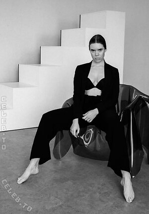 Hollaura Nude Leaked Photo #3