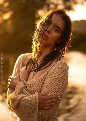 Hollaura Nude Leaked Photo #4