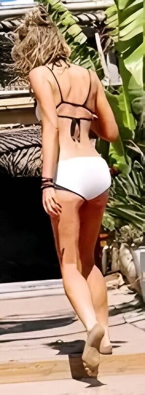 Hollie Bennett leaked photo #4