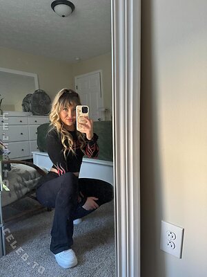 Hollie Rae Nude Leaked Photo #3