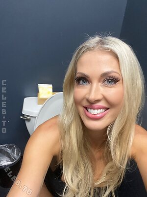 Holly Hotwife leaked photo #88