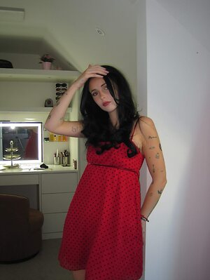 Holly Laing leaked photo #2