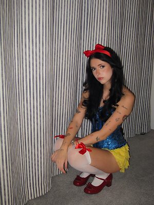 Holly Laing leaked photo #10