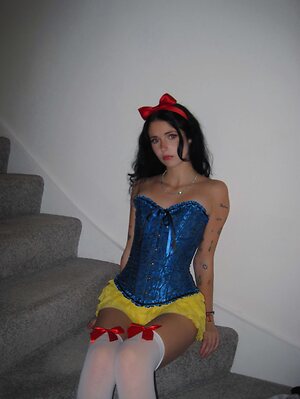 Holly Laing leaked photo #14
