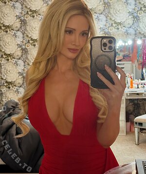 Holly Madison photo
