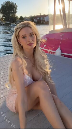 Holly Madison leaked photo #16