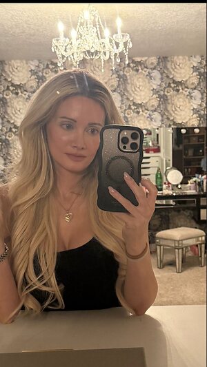 Holly Madison leaked photo #33