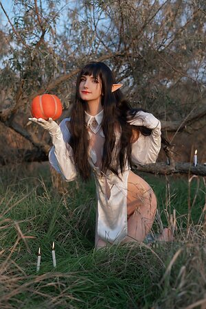 Holly White leaked photo #4