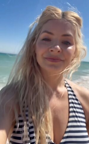 Holly Willoughby leaked photo #124