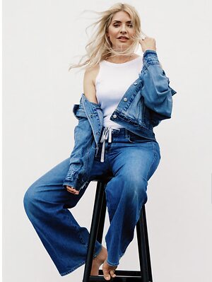 Holly Willoughby leaked photo #130