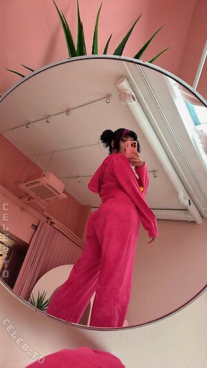 Hologana Nude Leaked Photo #132