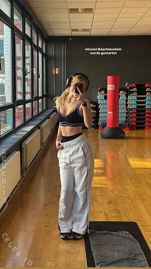 Honey Hannii Nude Leaked Photo #5