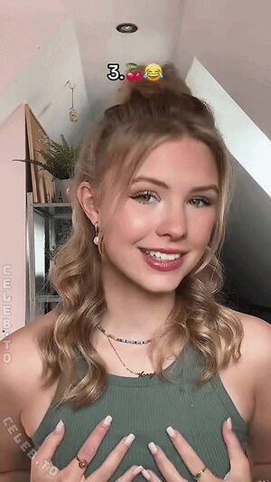 Honey Hannii photo
