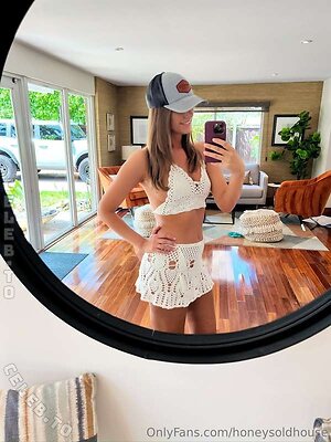 Honey Nude Leaked Photo #101