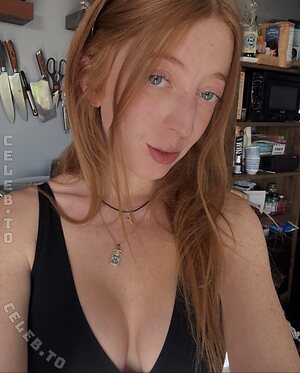 Honeybearwaifu Nude Leaked Photo #6