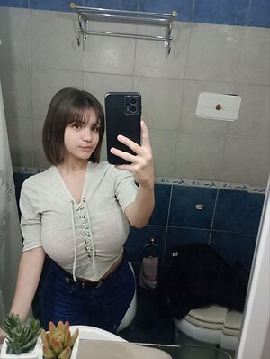_honeymoongirl leaked photo #22